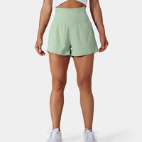 China | Sportliche Shorts mit hoher Taille und fließendem Oberstoff