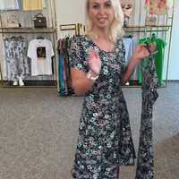 Kiera | stilvolles Kleid mit Rundhalsausschnitt