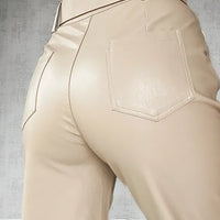 Alia | Damenhose aus Stretch-Kunstleder, mit Gürtel & stylisch