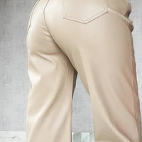 Alia | Damenhose aus Stretch-Kunstleder, mit Gürtel & stylisch