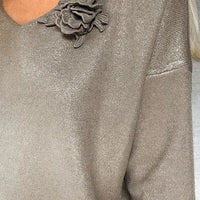 Aurelie | V-Ausschnitt-Pullover mit Goldakzent