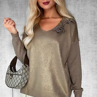 Aurelie | V-Ausschnitt-Pullover mit Goldakzent