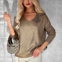 Aurelie | V-Ausschnitt-Pullover mit Goldakzent