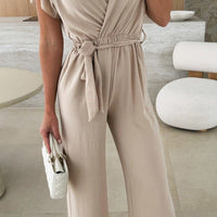 Kate™ | Schlichter Jumpsuit mit V-Ausschnitt und Rüschen