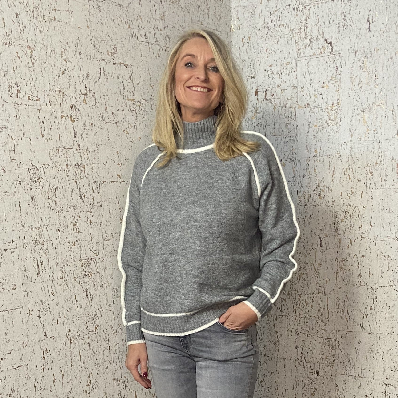 Almira | Kuscheliger Strick-Rollkragenpullover mit elegantem Design