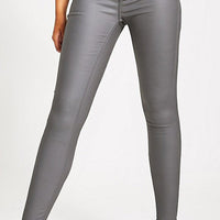 Raya | Slim Fit Stretch-Kunstlederhose mit mittlerer Taille