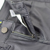 Raya | Slim Fit Stretch-Kunstlederhose mit mittlerer Taille