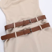 Kinah | Ärmelloses, tailliertes Minikleid mit zwei Schnallengürteln