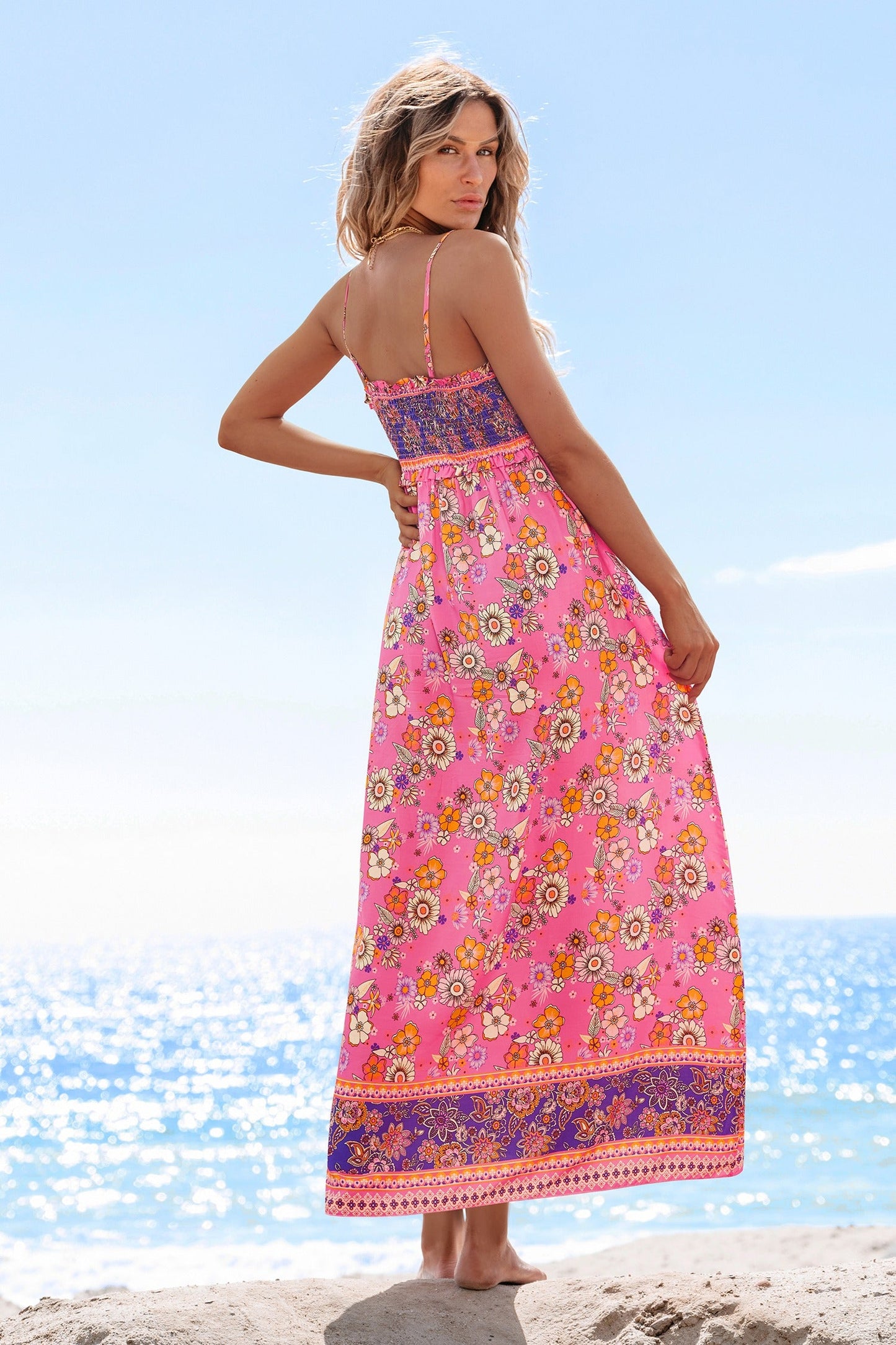 Tina | Stilvolles blumiges Maxikleid mit femininer Smokarbeit