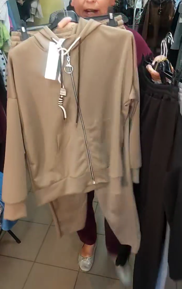 Laria | Set aus Hoodie und Freizeithose