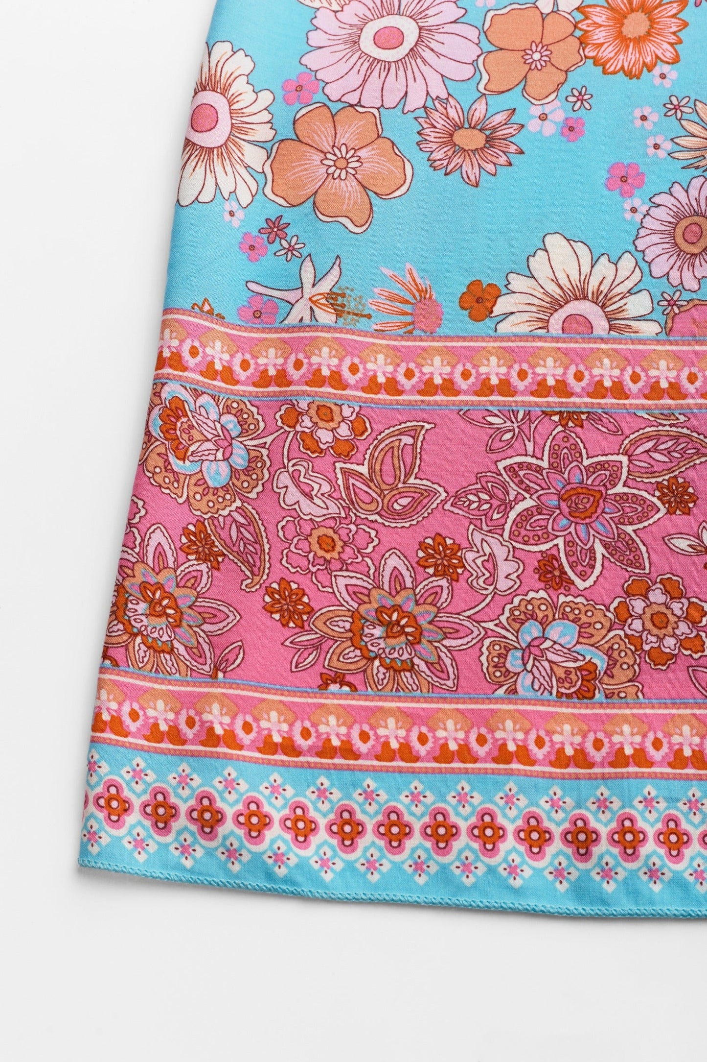 Tina | Stilvolles blumiges Maxikleid mit femininer Smokarbeit