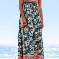 Tina | Stilvolles blumiges Maxikleid mit femininer Smokarbeit