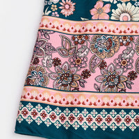 Tina | Stilvolles blumiges Maxikleid mit femininer Smokarbeit