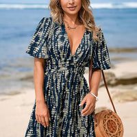 Ursula | trendiges Minikleid mit tiefem Ausschnitt für den Abend