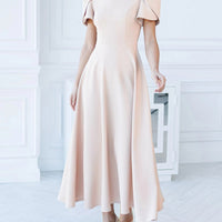 Nadine | feminines Midikleid mit hohem Kragen und modischen Bud-Ärmeln