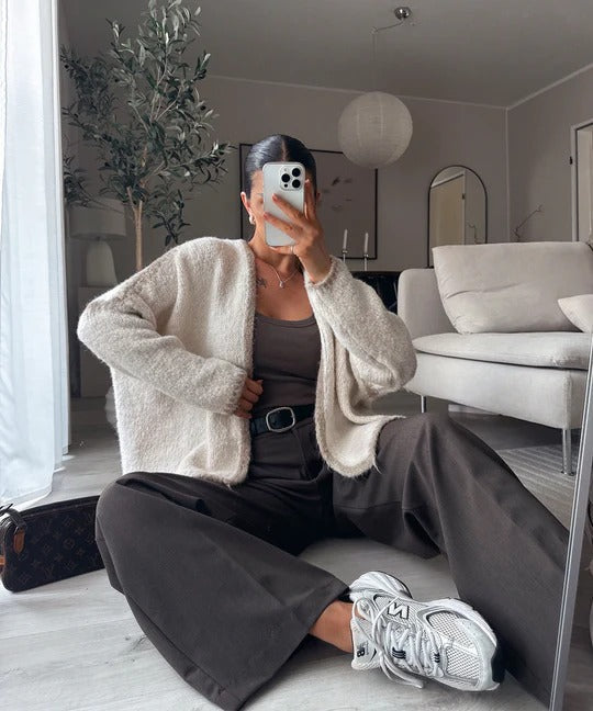 Adriana | Damen-Strickjacke, klassisch & bequem