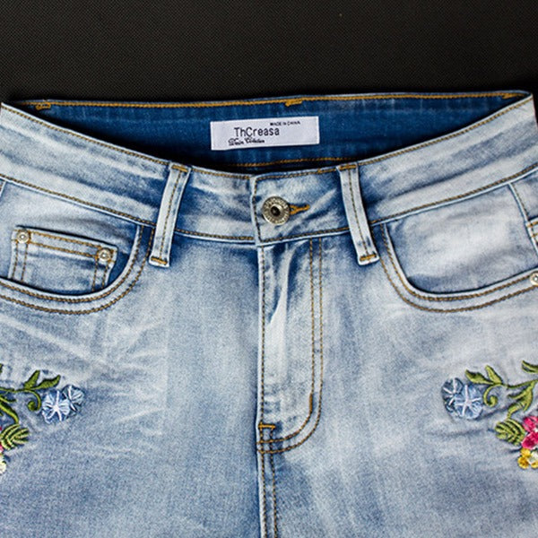 Elorie | Vintage-Jeans mit Blumenstickerei