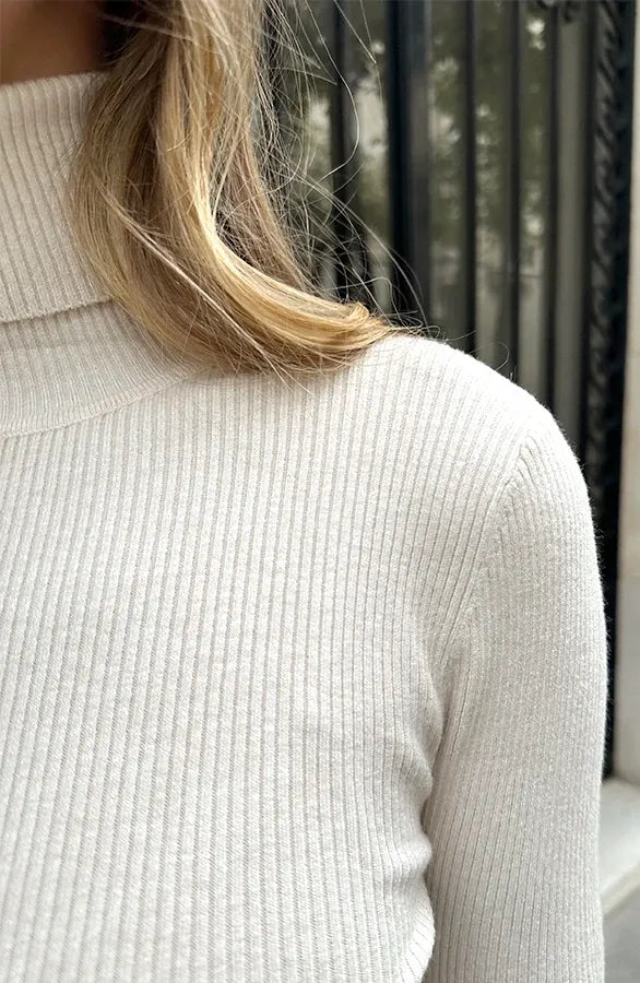 Khalisa | Weiches Strickkleid in Beige