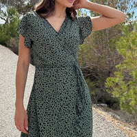 Brianna | feminines Wickelkleid mit Leopardenmuster