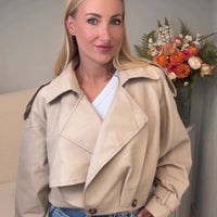 Leila™ | Femininer Trenchcoat im modernen Schnitt