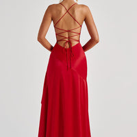 Isabella | Stilvolles Maxi-Kleid mit raffinierten Rüschen