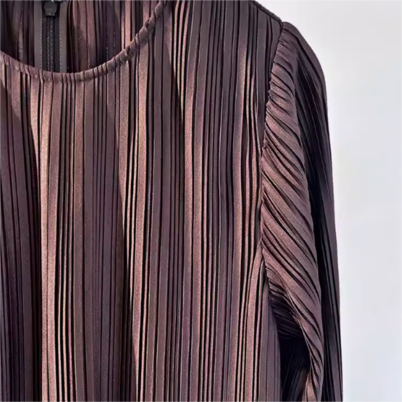 Adelheid | Zeitloses und schmeichelndes Kleid mit ausgestellten Ärmeln