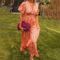 Emma | zeitloses Kleid mit femininem V-Ausschnitt