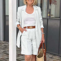 Carolin | Luftiges Set aus geblümter Jacke & Shorts