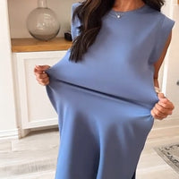 Shakisha | Schickes Midikleid mit Rundhals, seitlichem Schlitz und Taschen