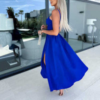 Hathor | Stilvolles Kleid mit Spaghettiträgern und hohem Schlitz