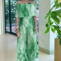 Lhorna | Stylisches bedrucktes Kleid mit offenen Schultern und Plisseefalten