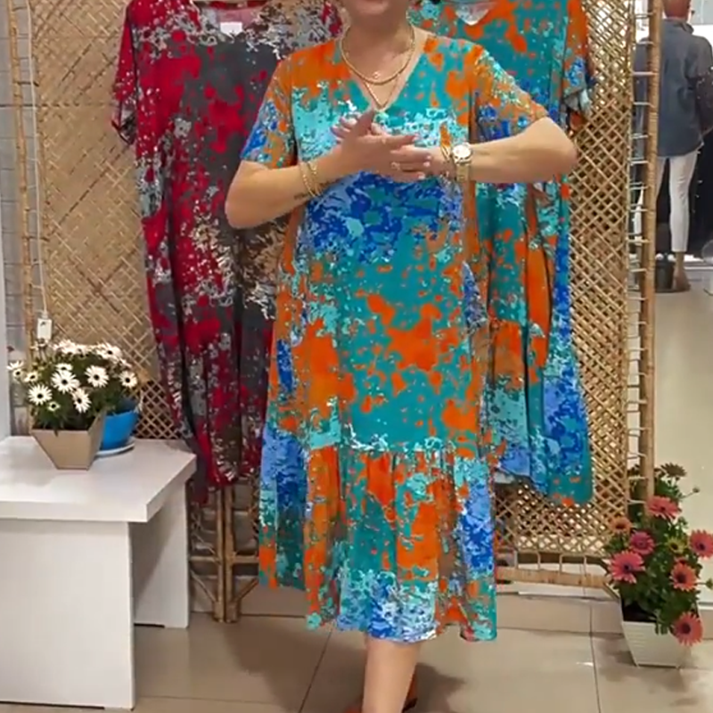 Micha | Midikleid mit V-Ausschnitt und lebhaftem abstraktem Muster