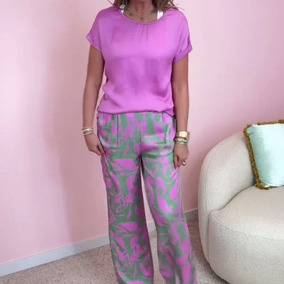 Quine | Set aus kurzärmeligem Oberteil und gemusterter Hose