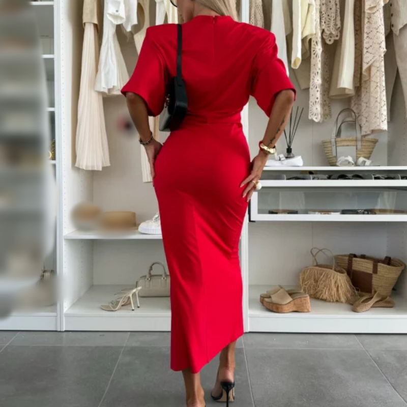 Sidy | Modernes gerafftes Kleid mit Schlitz