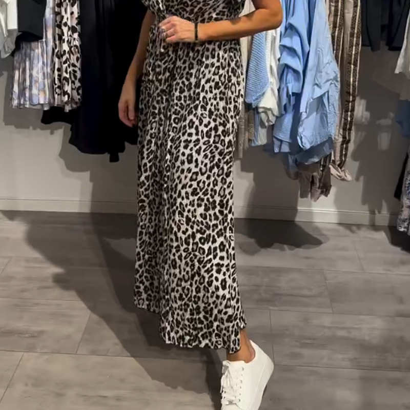 Wanda | feminines langes Kleid mit auffälligem Leopardenmuster