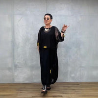 Sain | Urbanes Inneres Kleid mit Stricküberwurf