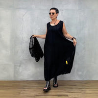 Sain | Urbanes Inneres Kleid mit Stricküberwurf