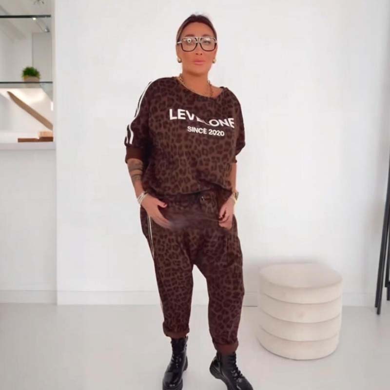 Reina | Damen-Zweiteiler, mit Leopardenmuster & modern