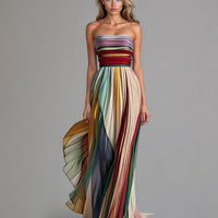 Pola | Trägerloses mehrfarbiges plissiertes Maxikleid