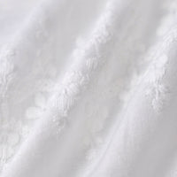 Jene | Weiße Bluse mit Struktur und Cap Sleeves