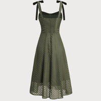 Livi | Grünes Midikleid mit Bindeträgern