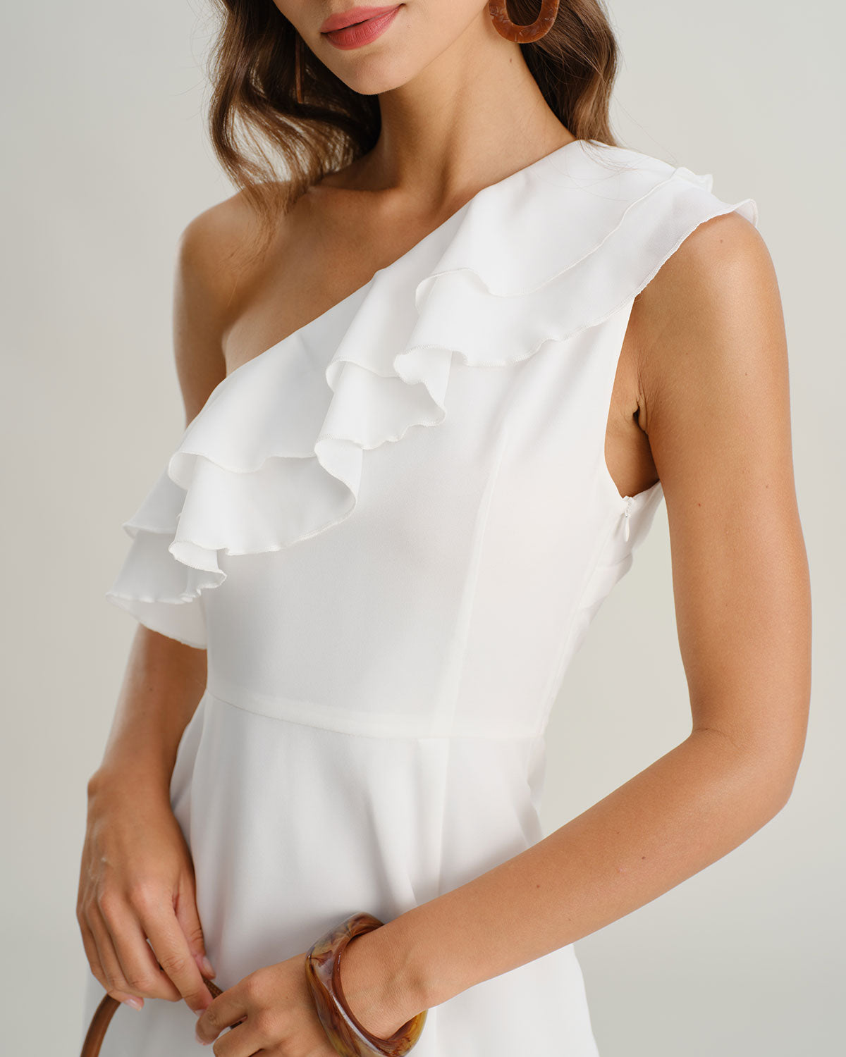 Ami | One-Shoulder-Minikleid mit Rüschen